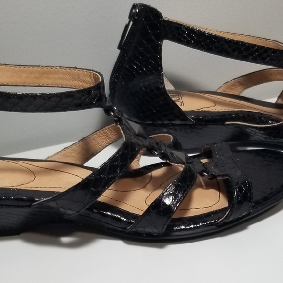 Strappy jeweled sandals - Picture 5 of 7